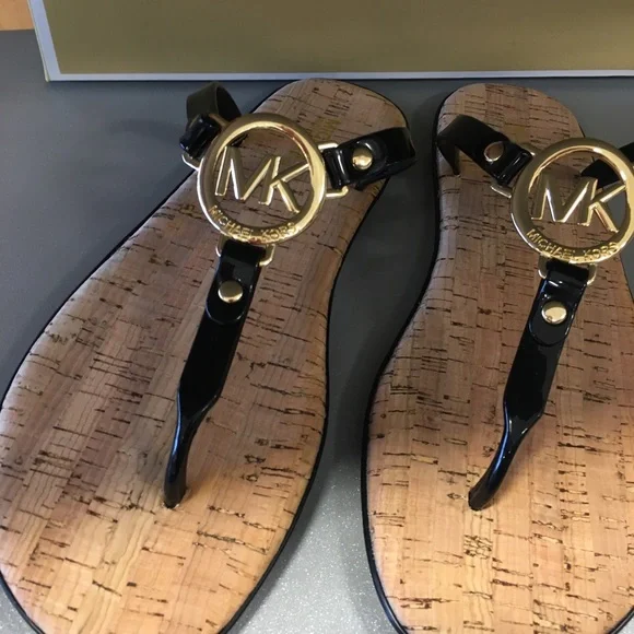 🖤Michael Kors black cork thong sandals🖤 - Picture 3 of 3